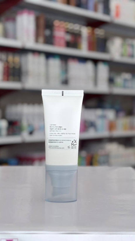 کرم ضدآفتاب بدون رنگ سنتلا (Skin 1004) SPF 50+ PA++++ | مات، آبرسان و ضد التهاب