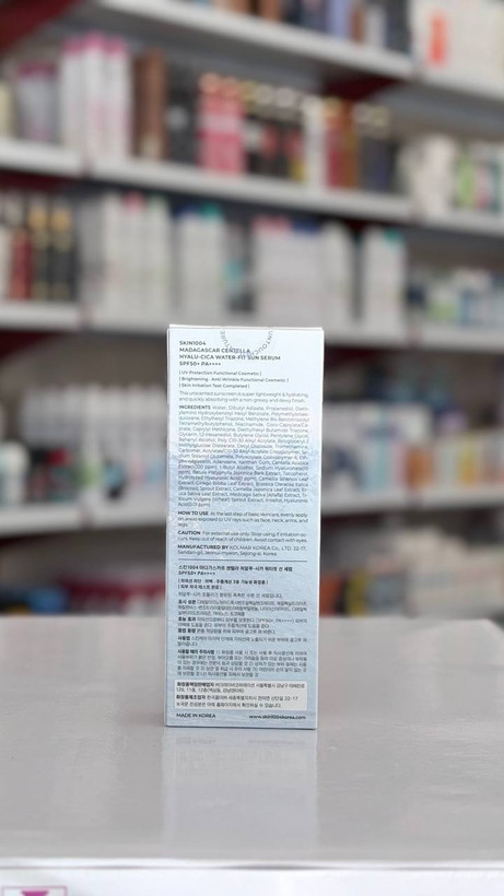 کرم ضدآفتاب بدون رنگ سنتلا (Skin 1004) SPF 50+ PA++++ | مات، آبرسان و ضد التهاب