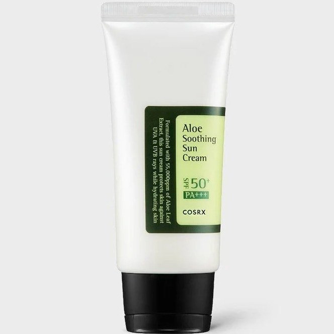 ضد آفتاب آلوئه ورا SPF50 حجم ۵۰ میلی لیتر کوزارکس آبرسان و تسکین دهنده